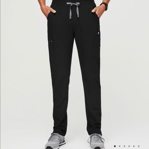 NWT size small black Figs Yola Skinny Scrub Pant